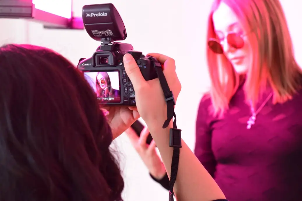 Women that makes $68,000 a year taking pictures.